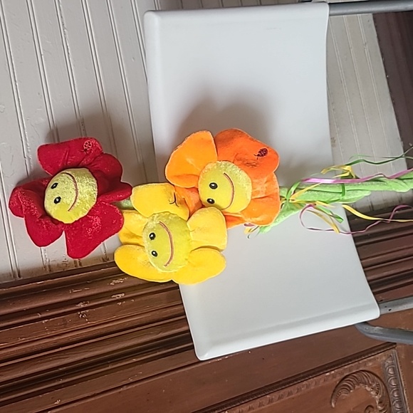 It's a Colorful flower stuffed  bouquet - Picture 4 of 5